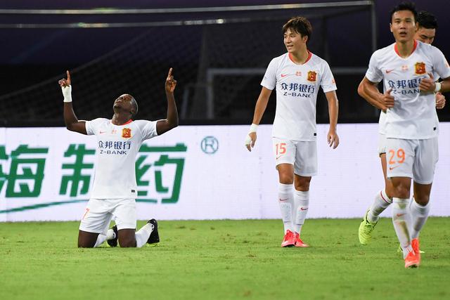 CBA夏联-吕俊虎21分青岛大胜首钢 范子铭11+8